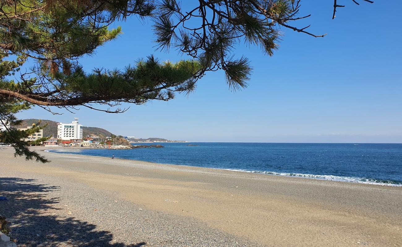 Jeongja Beach'in fotoğrafı gri ince çakıl taş yüzey ile