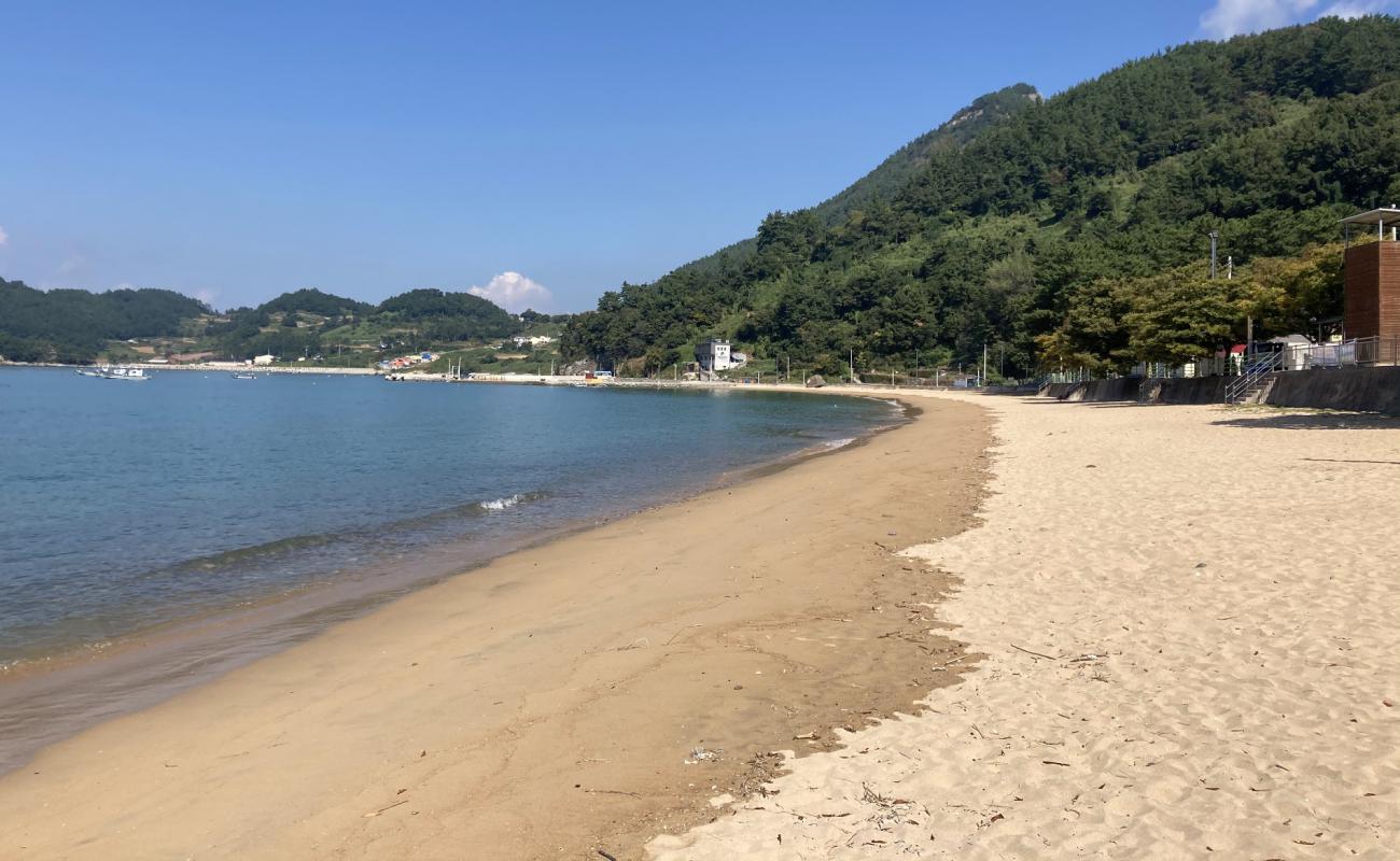 Cousin Beach'in fotoğrafı parlak kum yüzey ile