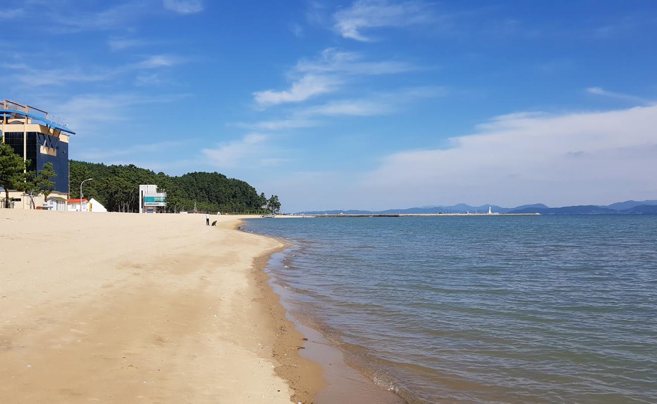 Yulpo Beach'in fotoğrafı parlak kum yüzey ile