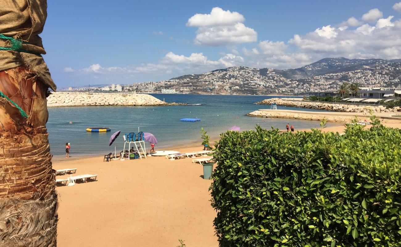 Officer's Club Beach'in fotoğrafı açık bej kum yüzey ile