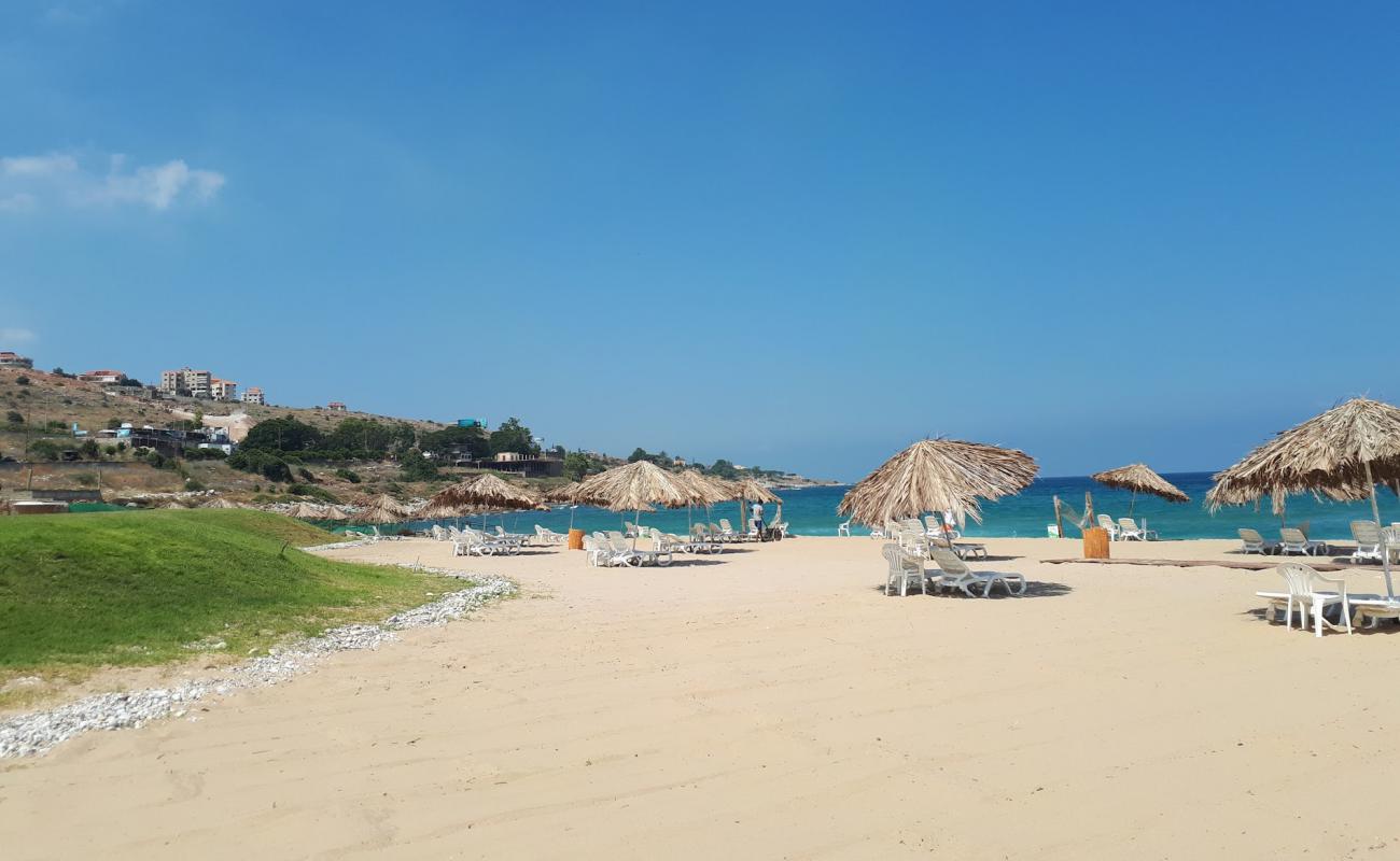 Summer Beach'in fotoğrafı parlak ince kum yüzey ile