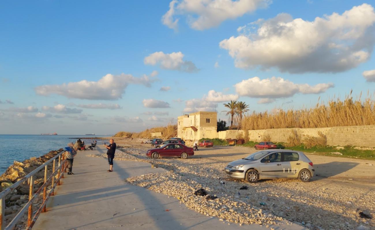 Baysarieh beach'in fotoğrafı taşlar yüzey ile