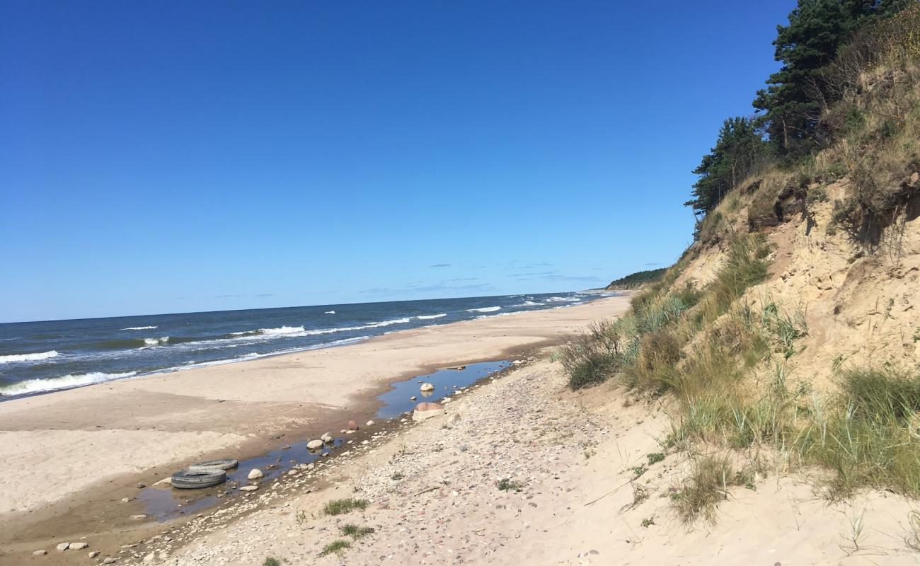 Ziemupes beach'in fotoğrafı açık bej kum yüzey ile
