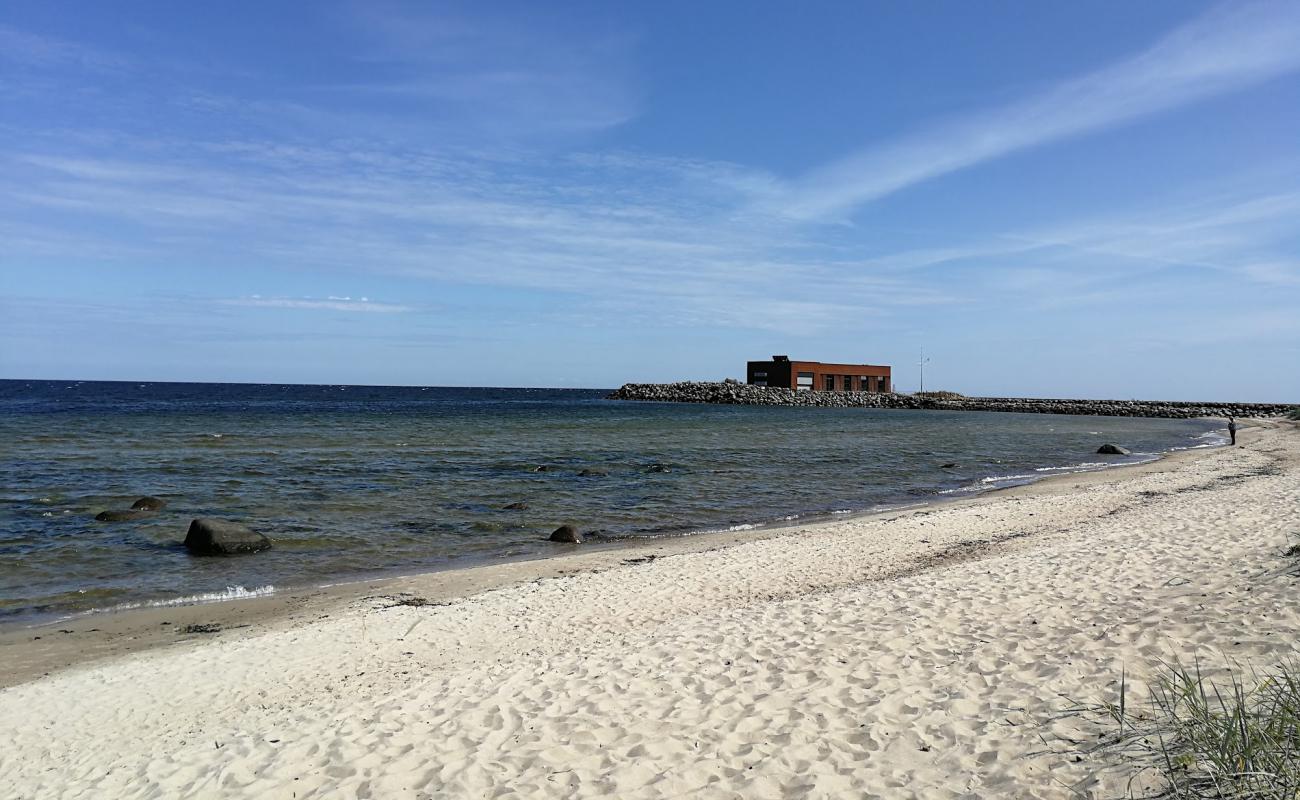 Kaltene beach'in fotoğrafı açık bej kum yüzey ile