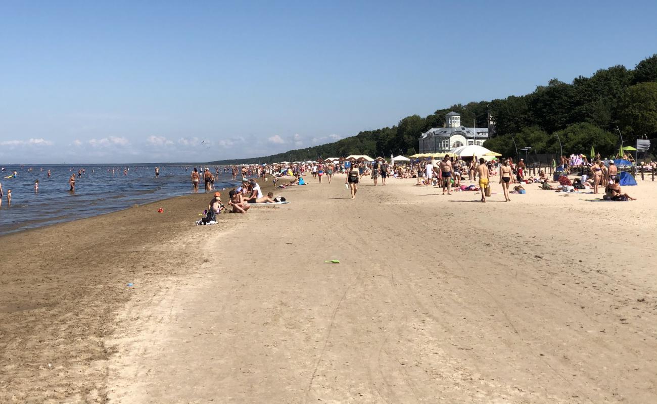 Jurmalas pludmale'in fotoğrafı açık bej kum yüzey ile