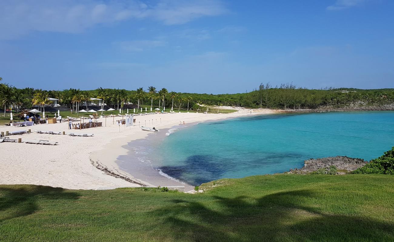 Gregory Town beach'in fotoğrafı i̇nce bej kum yüzey ile