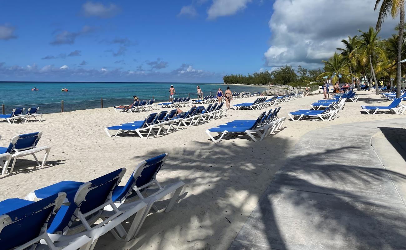 Princess Cays beach'in fotoğrafı i̇nce bej kum yüzey ile