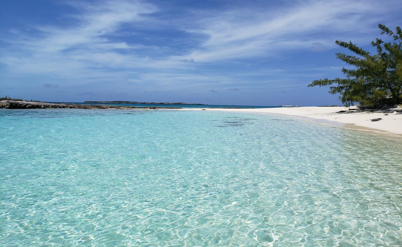 Exuma Point beach'in fotoğrafı i̇nce beyaz kum yüzey ile