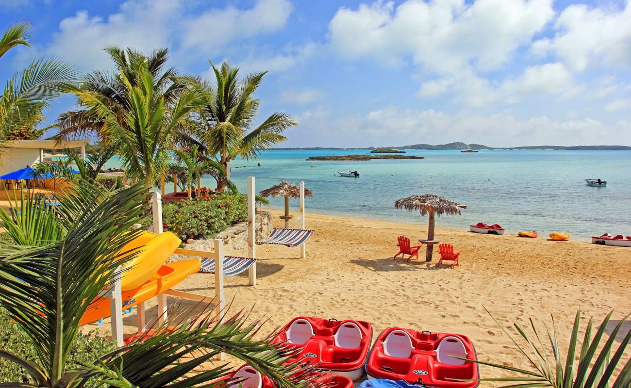 Splash Beach'in fotoğrafı beyaz ince kum yüzey ile