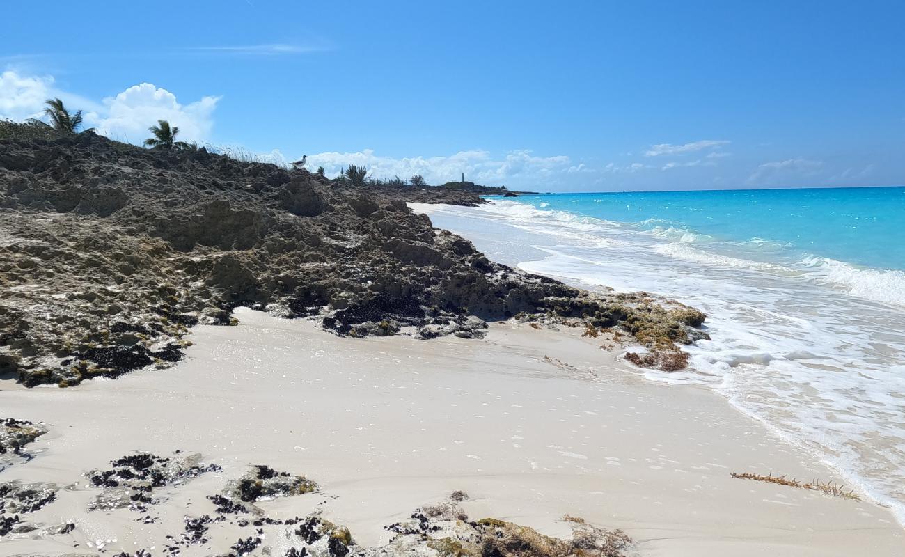Santanna's beach'in fotoğrafı bej kum ve kayalar yüzey ile