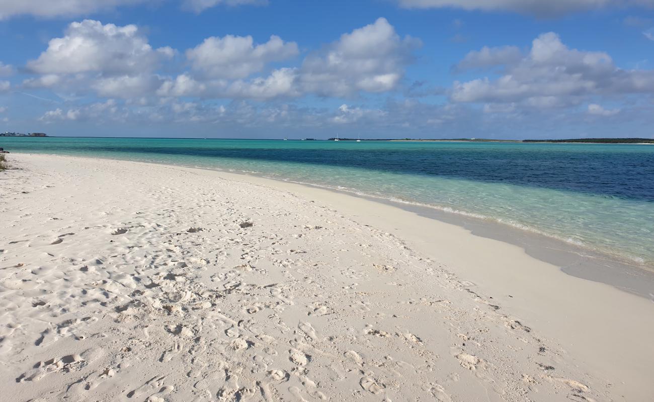 Lochabar beach'in fotoğrafı i̇nce beyaz kum yüzey ile
