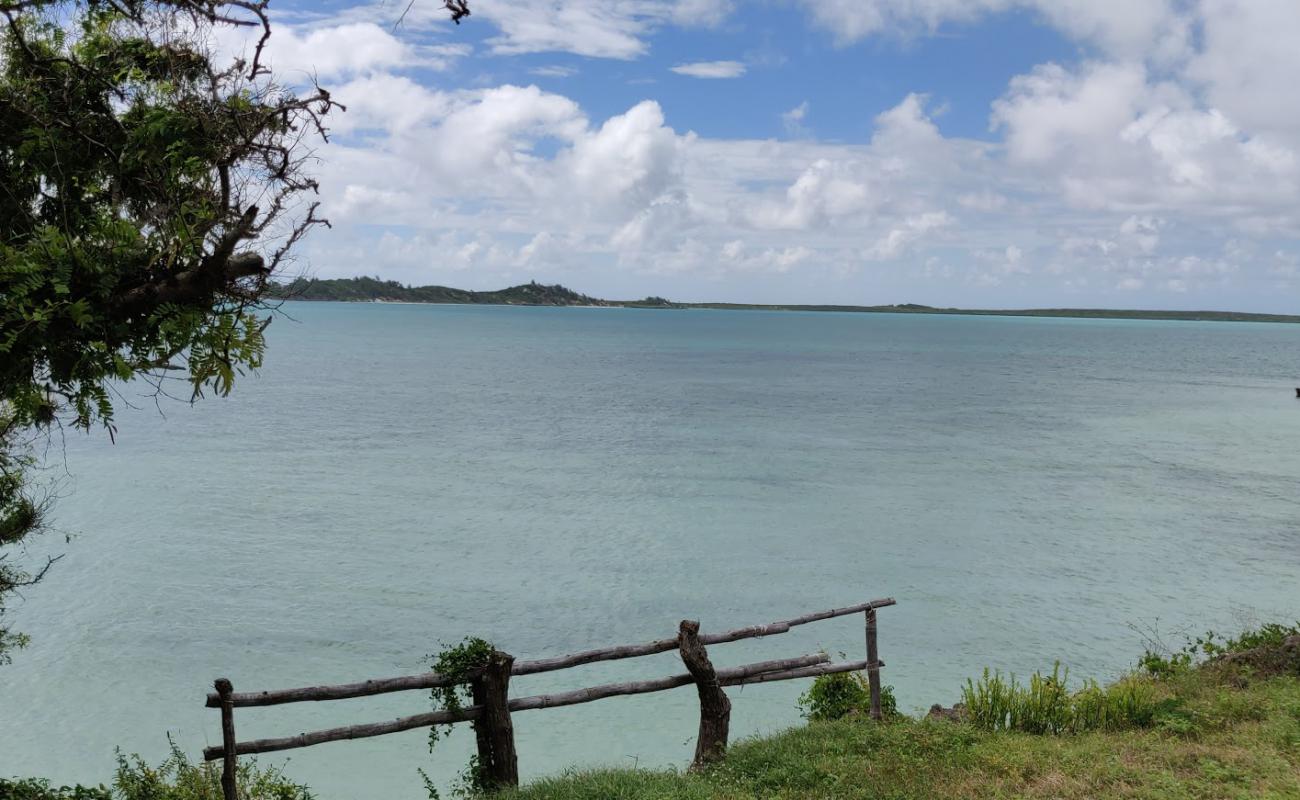 Emeraude Lodge Beach'in fotoğrafı parlak kum yüzey ile