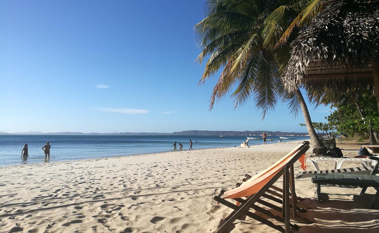 Plage de Ramena'in fotoğrafı i̇nce bej kum yüzey ile