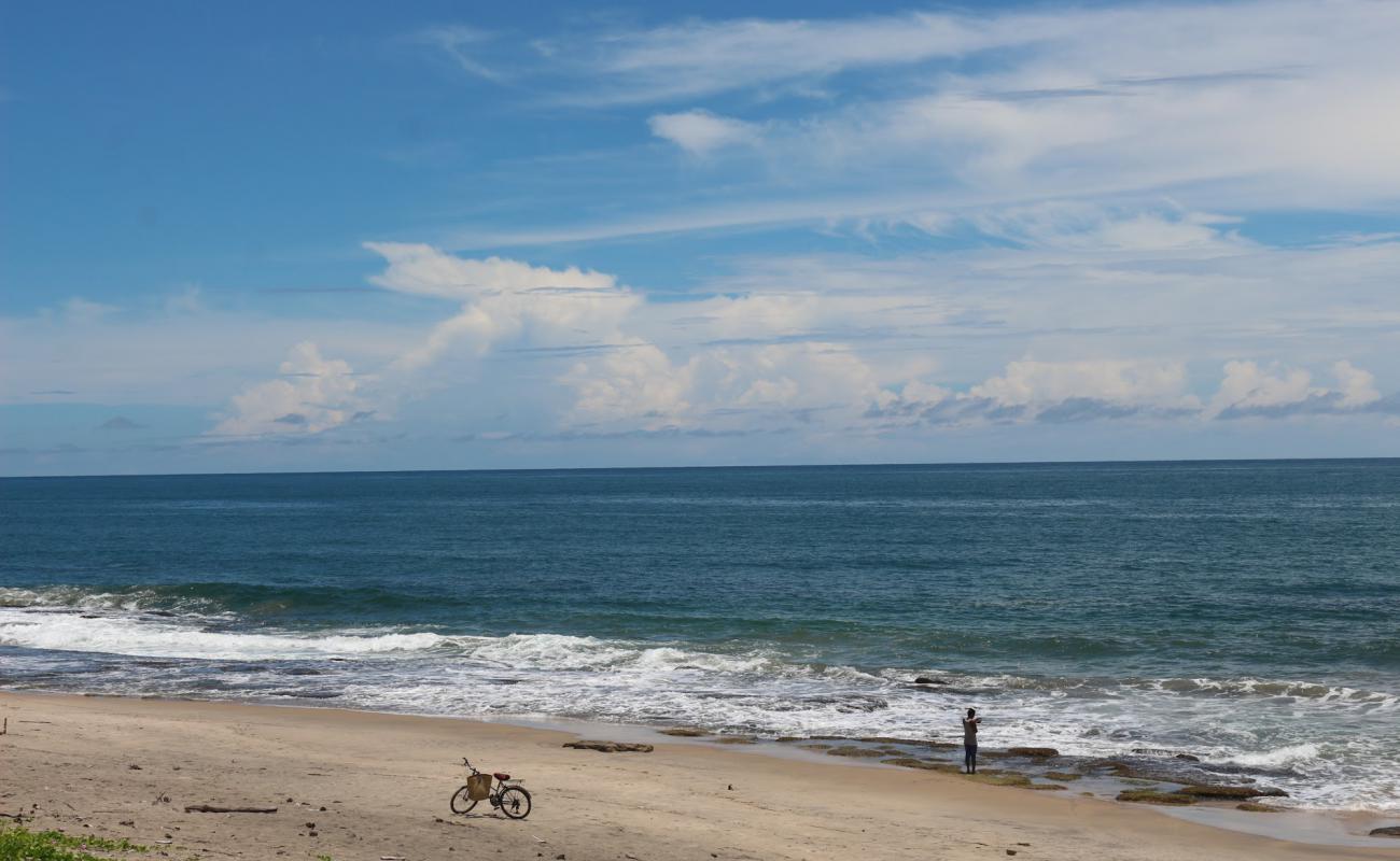 Ambodiatafana Beach'in fotoğrafı açık bej kum yüzey ile