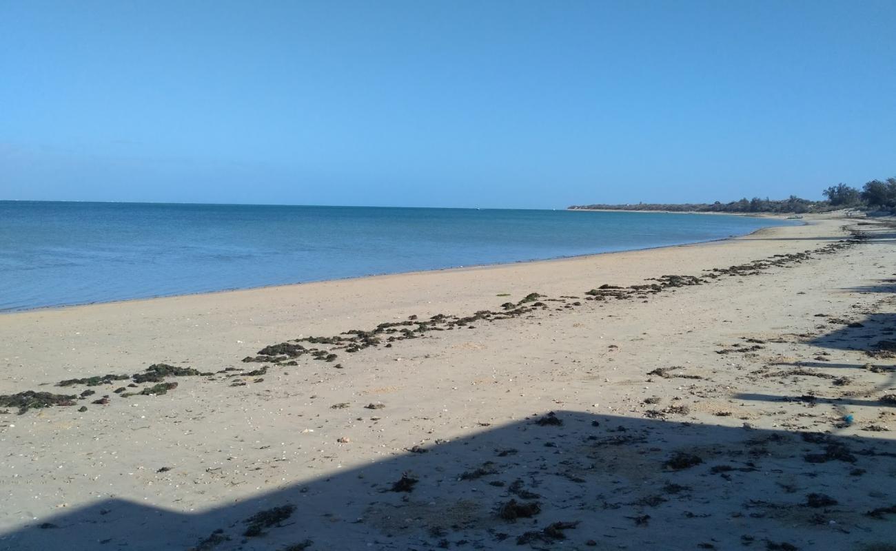 Beravy beach'in fotoğrafı açık bej kum yüzey ile