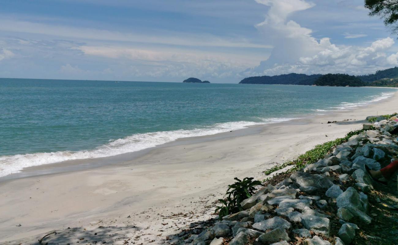 Pasir Panjang Beach'in fotoğrafı i̇nce bej kum yüzey ile
