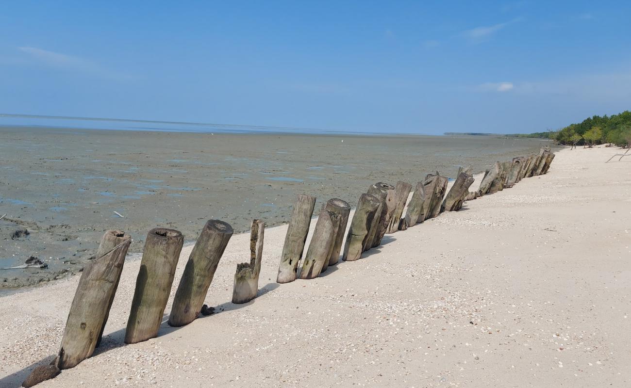 Tali Air Beach'in fotoğrafı açık bej kum yüzey ile