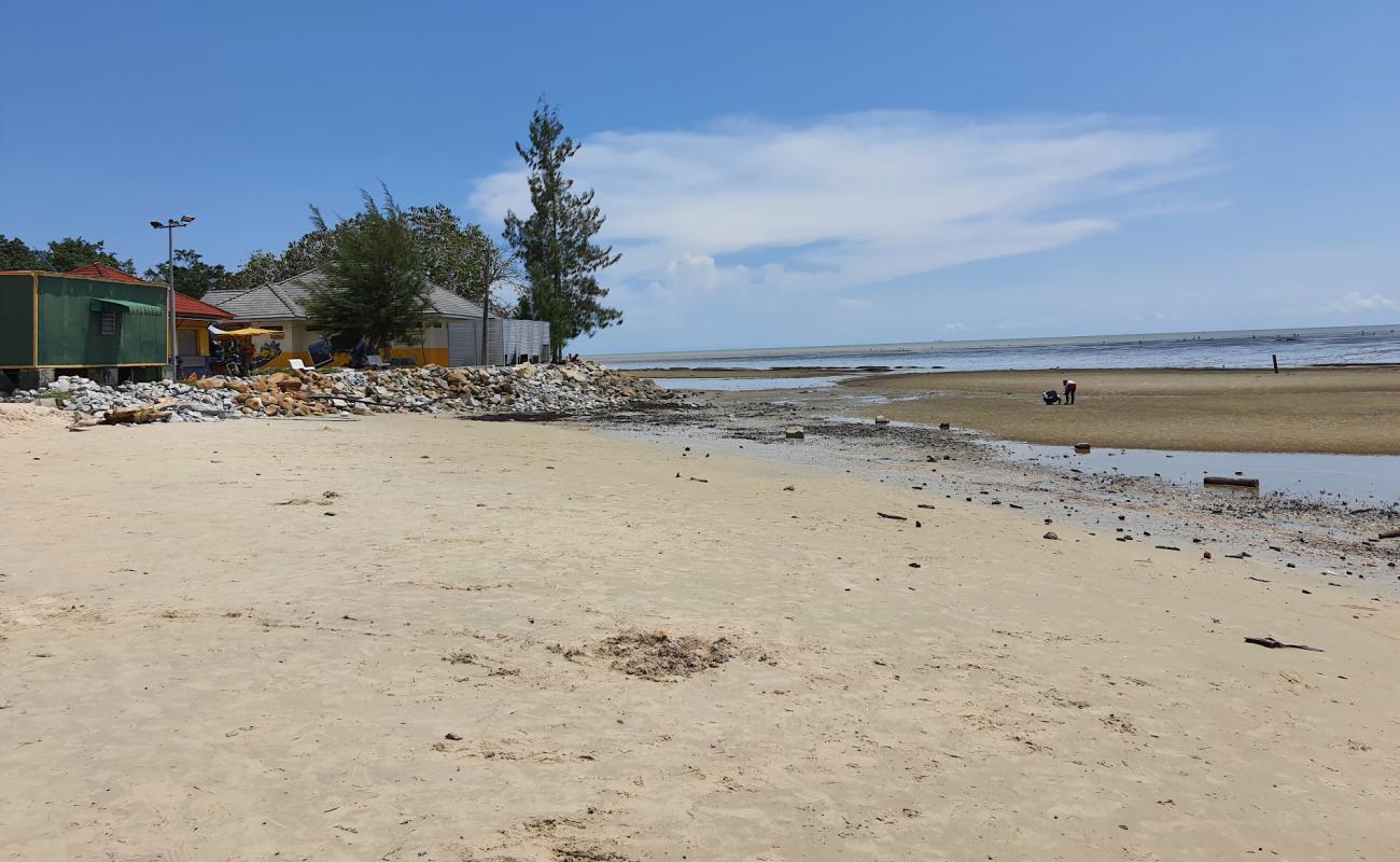 Kelanang Beach'in fotoğrafı parlak kum yüzey ile