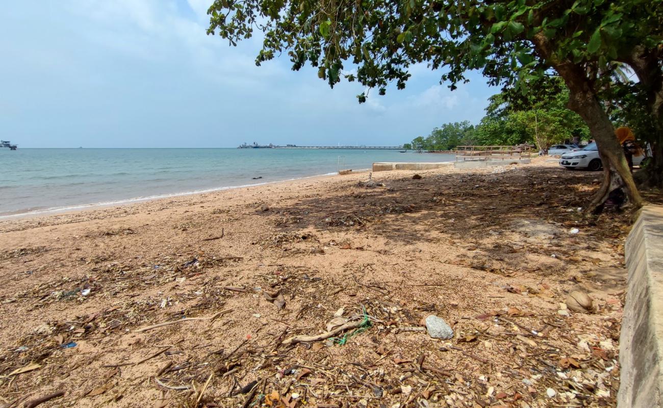 Bahasa Kapor Beach'in fotoğrafı bej kum ve kayalar yüzey ile