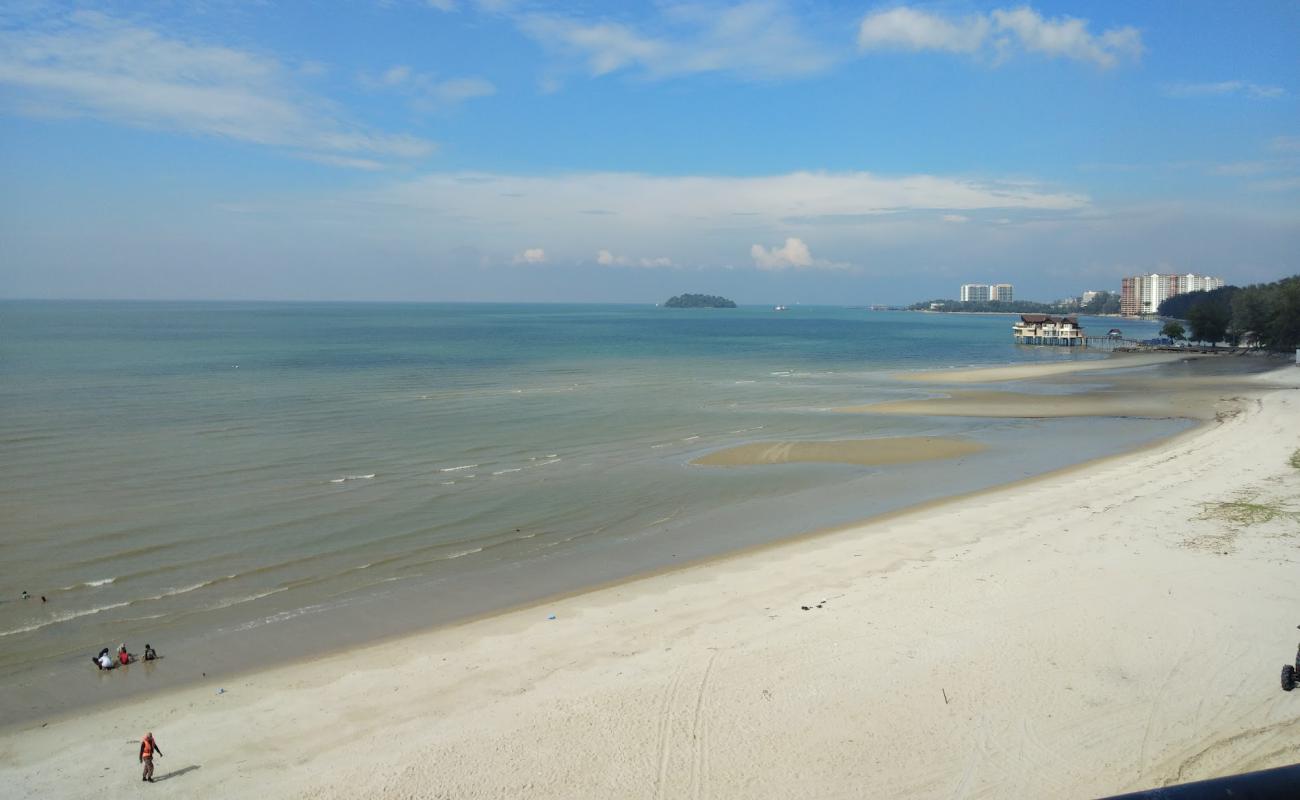 Sunshine bay resort beach'in fotoğrafı açık bej kum yüzey ile