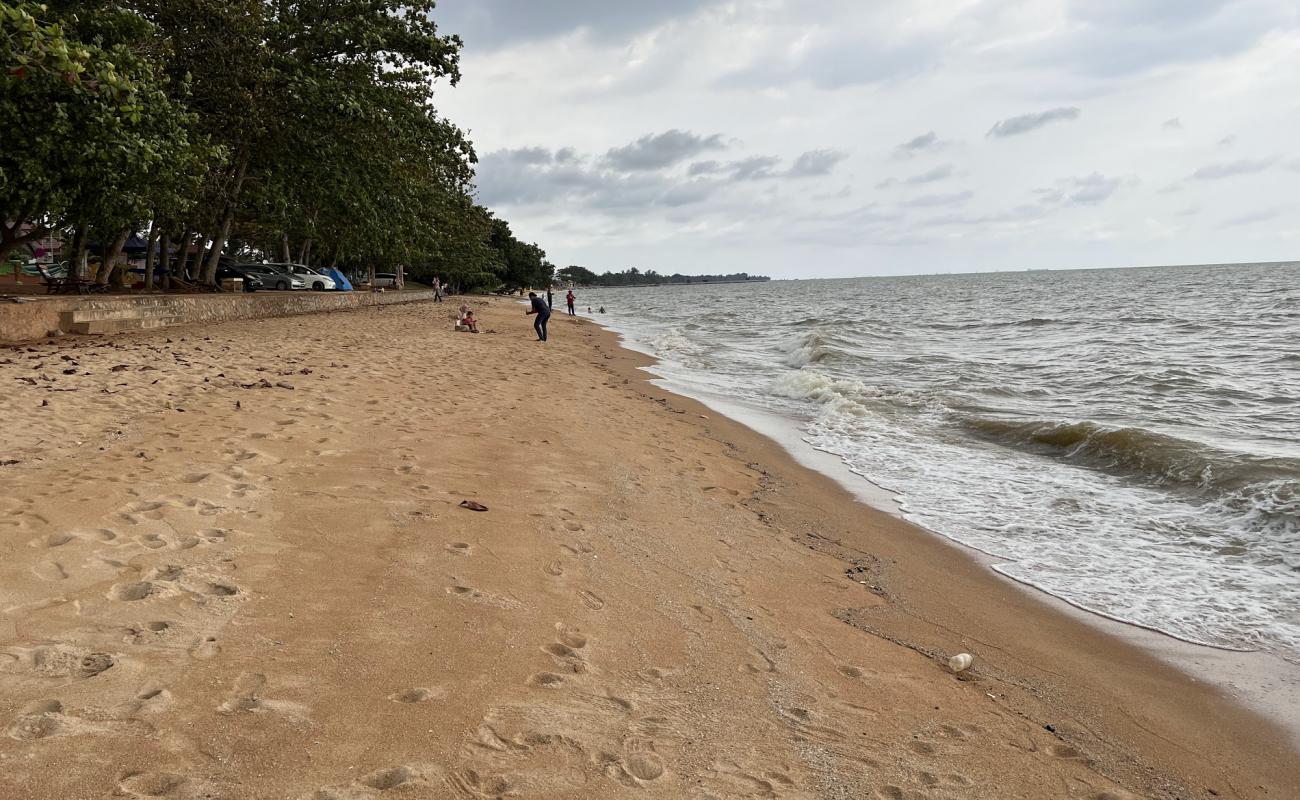 Sg. Tuang Beach'in fotoğrafı parlak kum yüzey ile