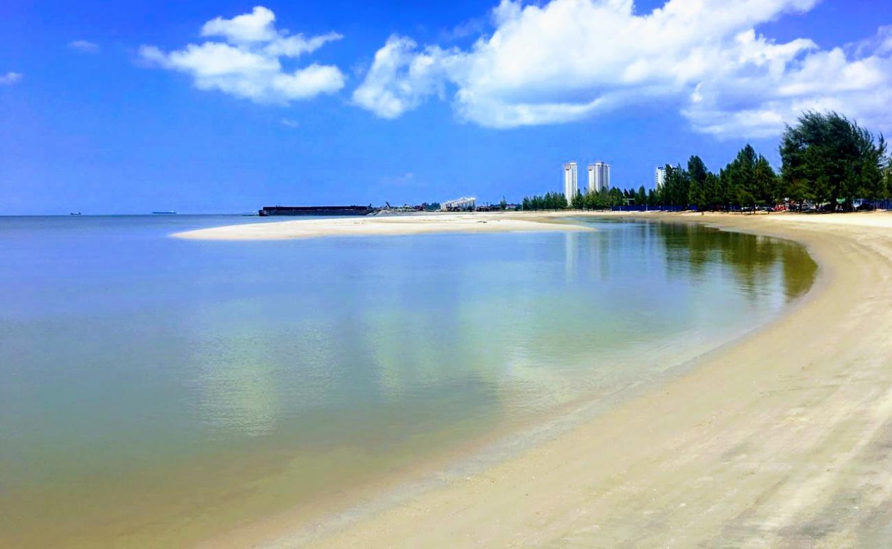 Klebang Beach'in fotoğrafı parlak kum yüzey ile