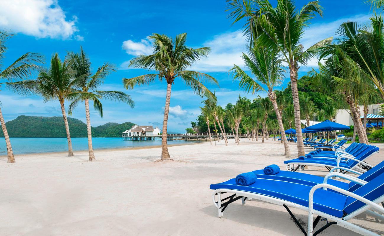 Beringin Beach'in fotoğrafı açık bej kum yüzey ile