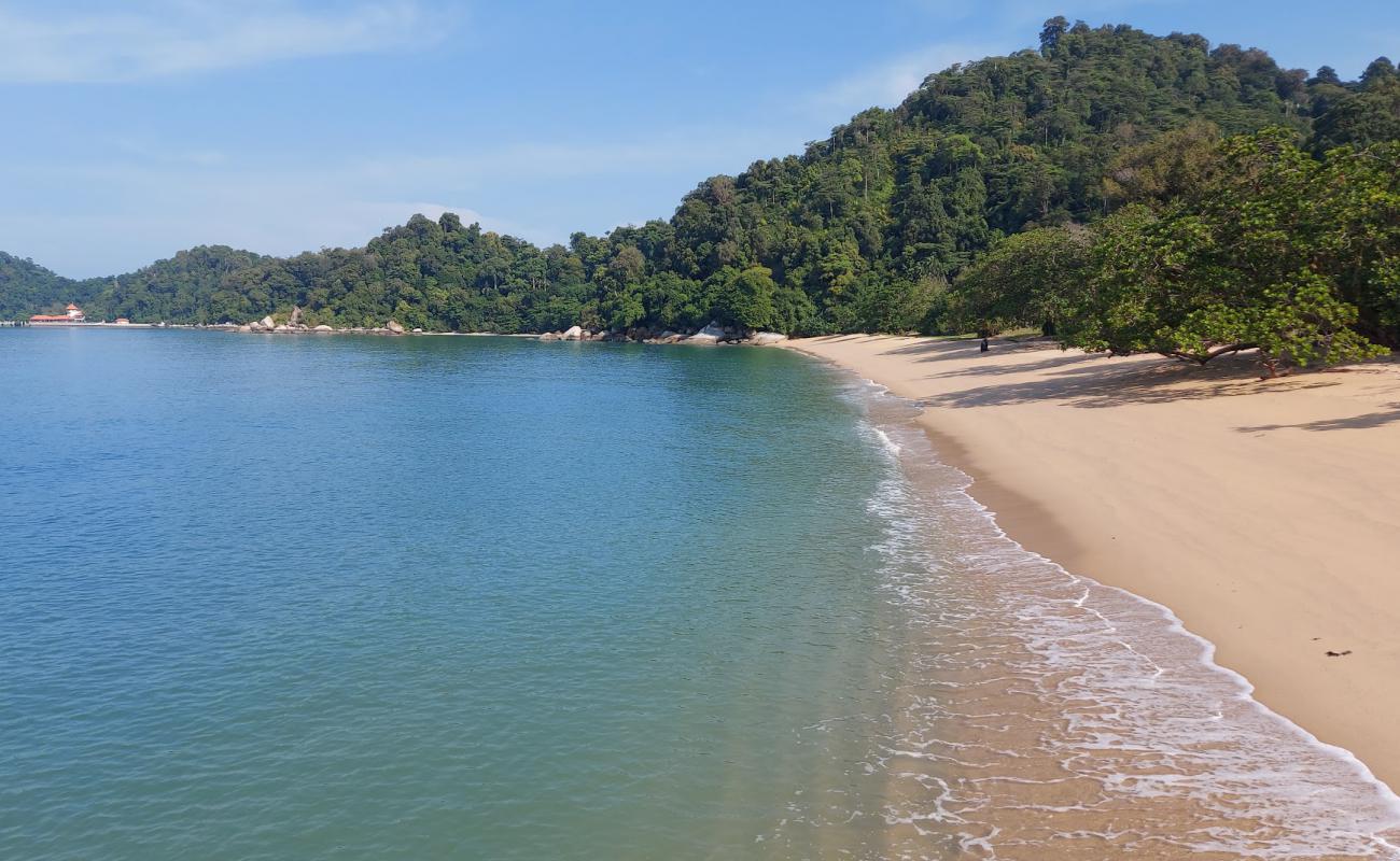 Ketapang Beach'in fotoğrafı açık bej kum yüzey ile