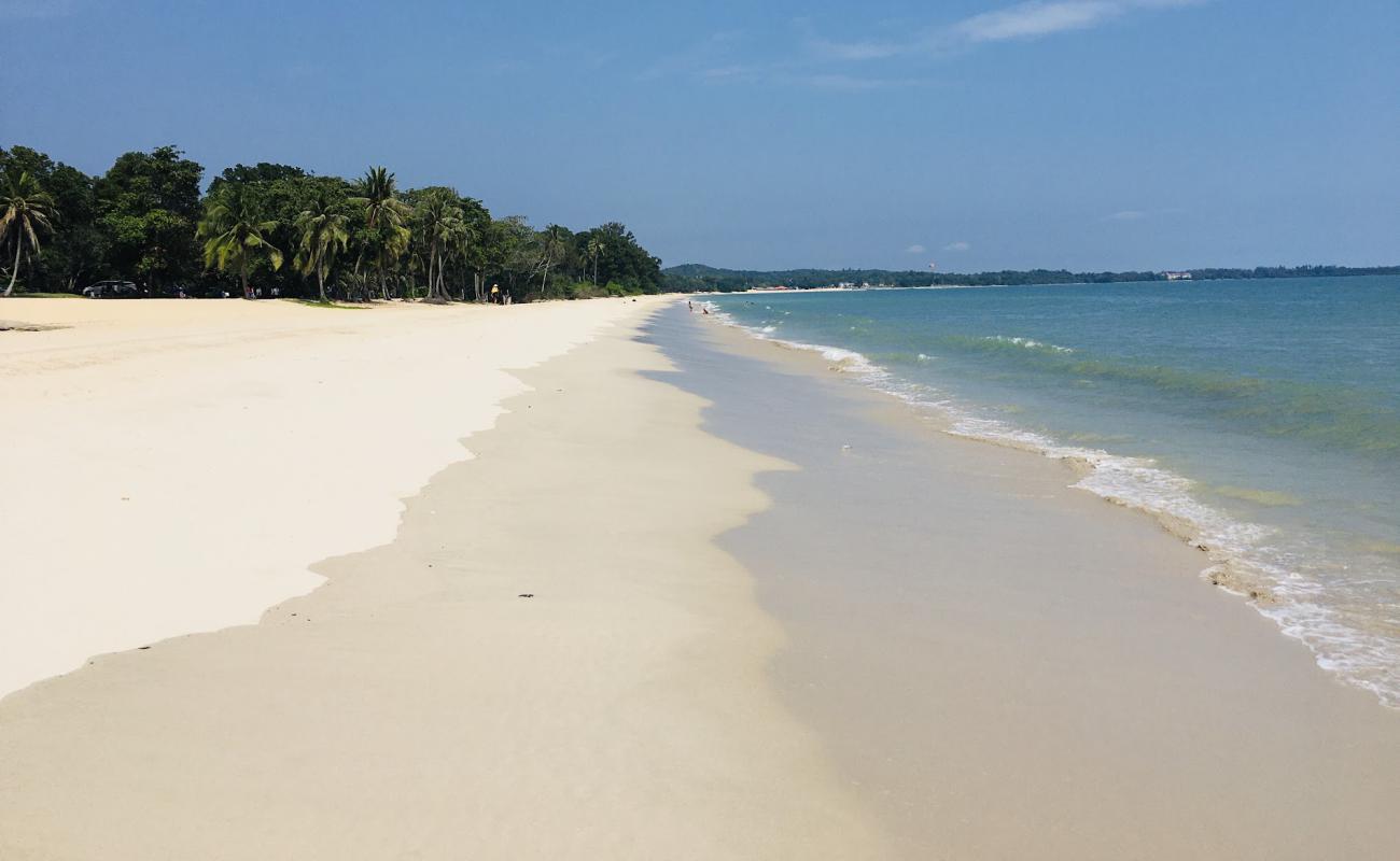 Desaru Beach'in fotoğrafı parlak kum yüzey ile