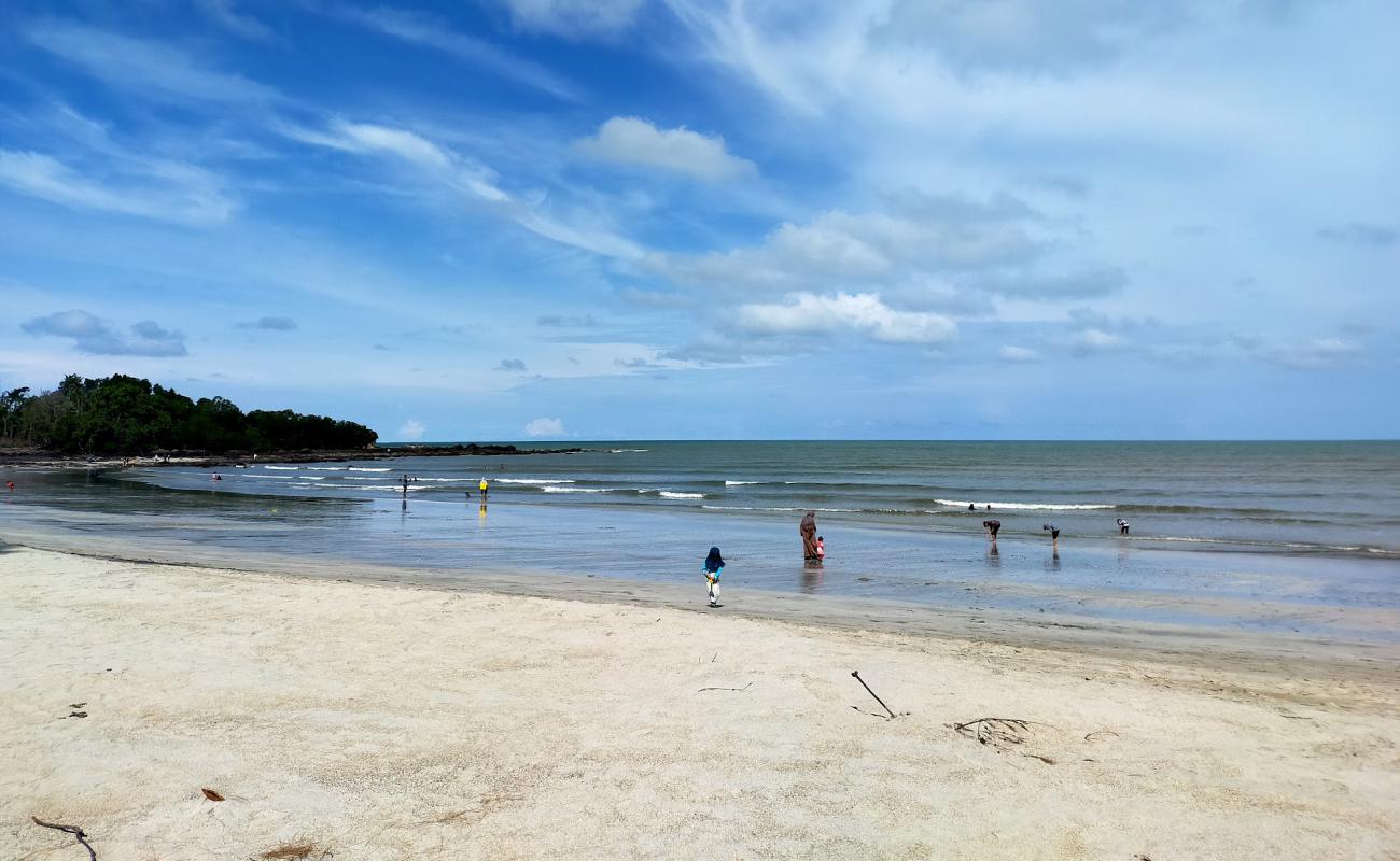 Temalah Beach'in fotoğrafı gri kum yüzey ile