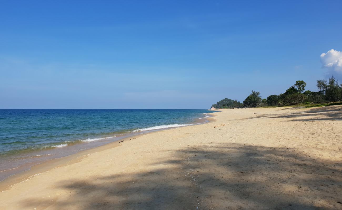 Telekom Kemasik Beach'in fotoğrafı parlak kum yüzey ile