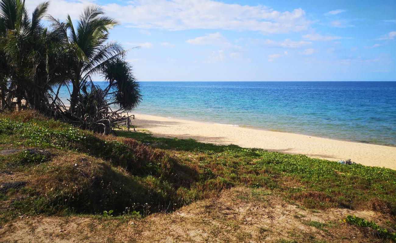 Rantau Abang Beach'in fotoğrafı açık bej kum yüzey ile