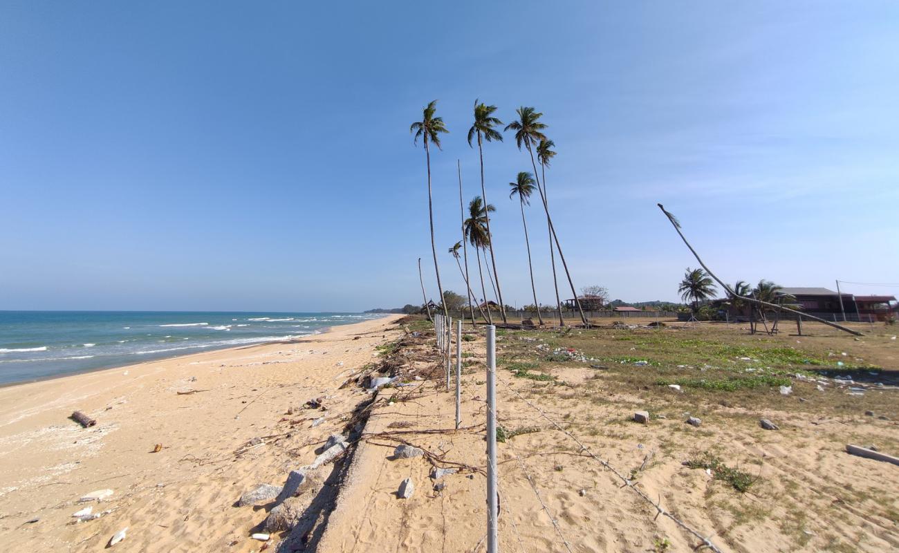 Marang Beach'in fotoğrafı açık bej kum yüzey ile