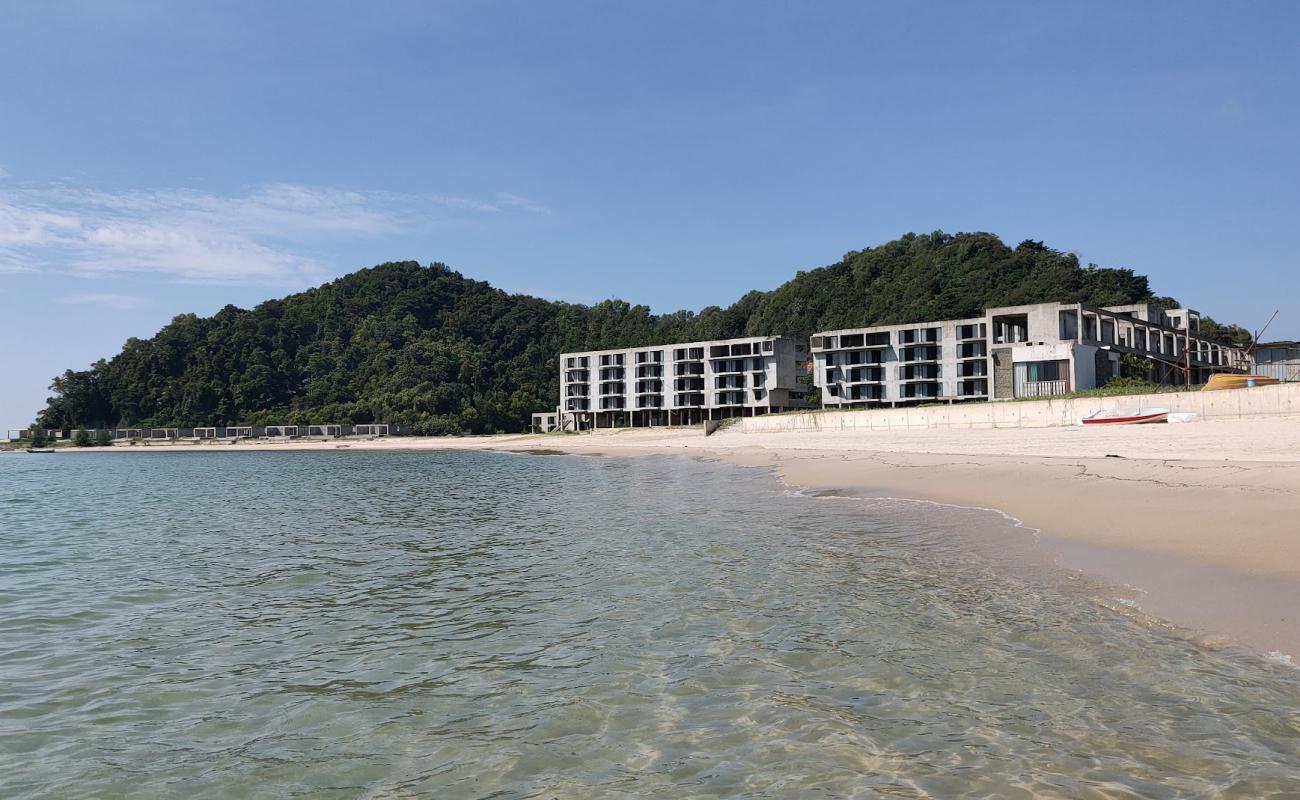 Pandak Beach'in fotoğrafı açık bej kum yüzey ile