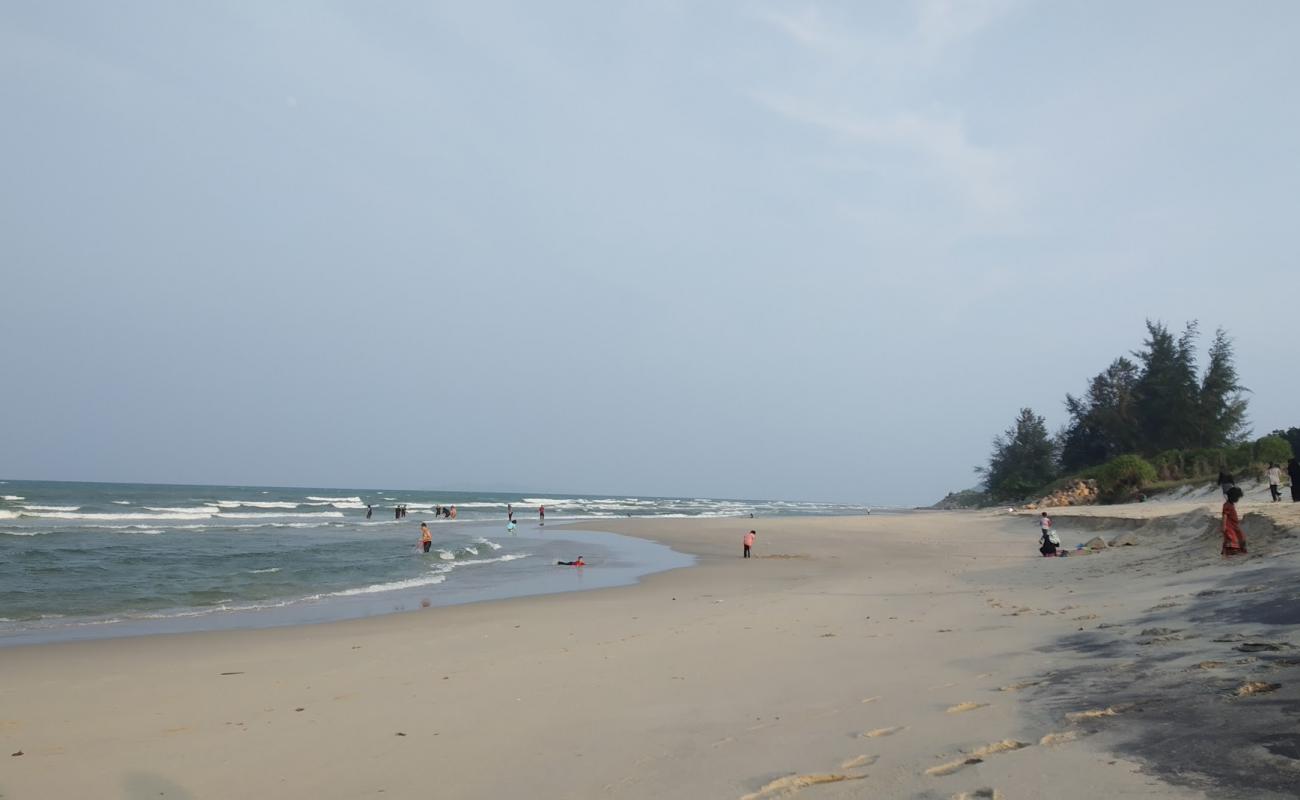 Pantai Kuala Ibai'in fotoğrafı açık bej kum yüzey ile