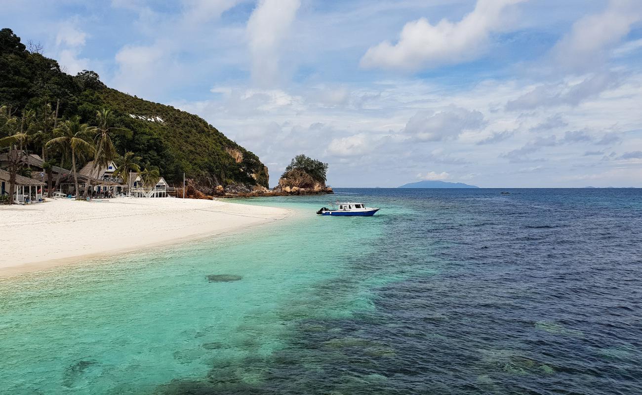 Rawa Island Resort'in fotoğrafı beyaz kum yüzey ile