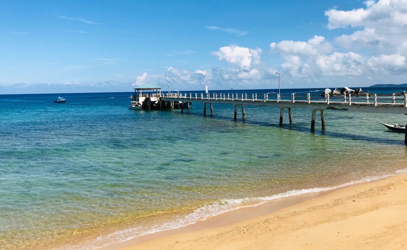 Paya Beach'in fotoğrafı açık bej kum yüzey ile