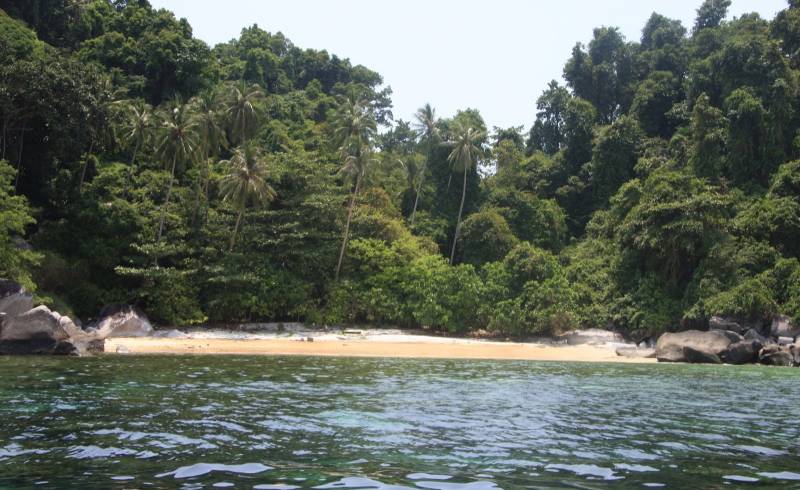 Genting Bay'in fotoğrafı beyaz kum yüzey ile