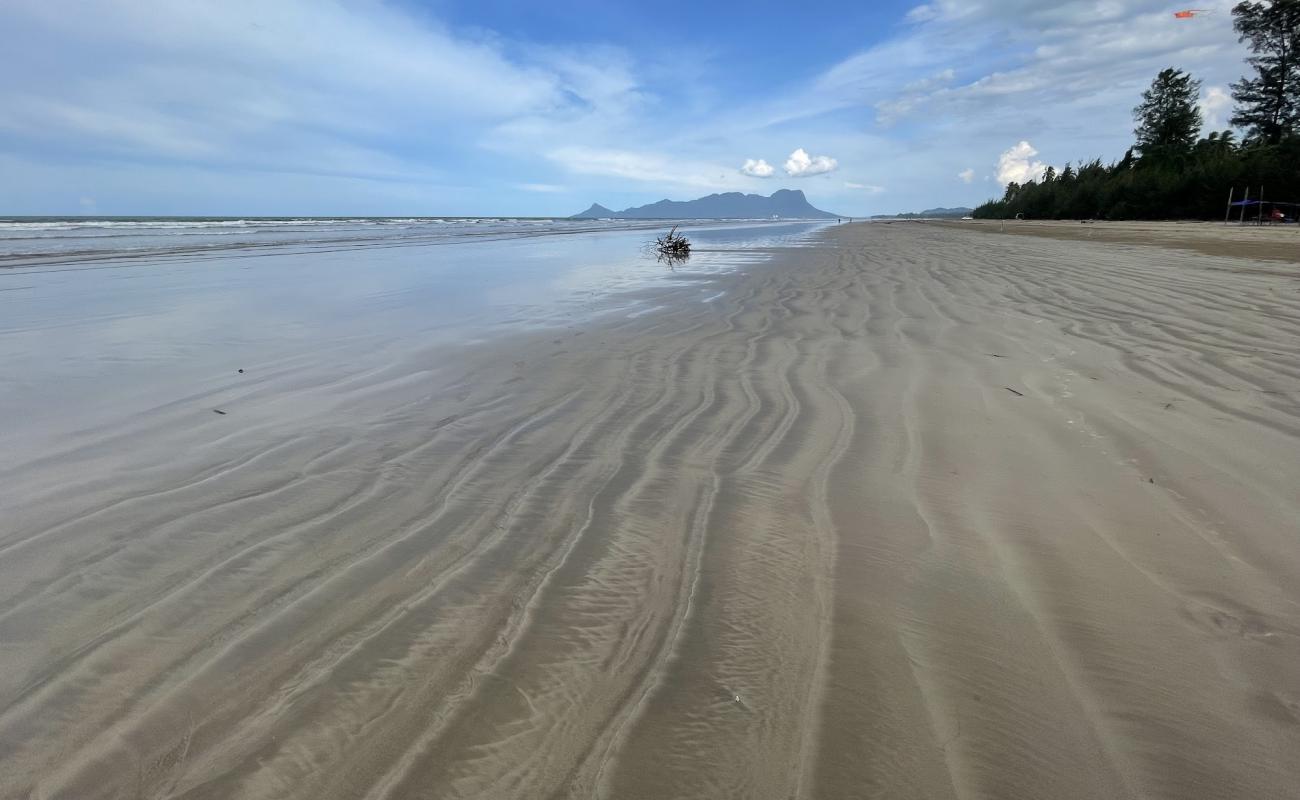 Golden Beach'in fotoğrafı gri kum yüzey ile