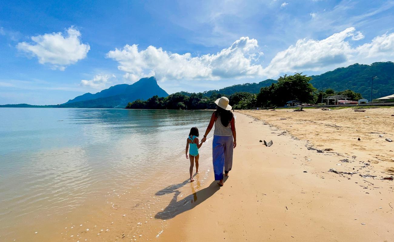 Pasir Panjang Beach'in fotoğrafı açık bej kum yüzey ile
