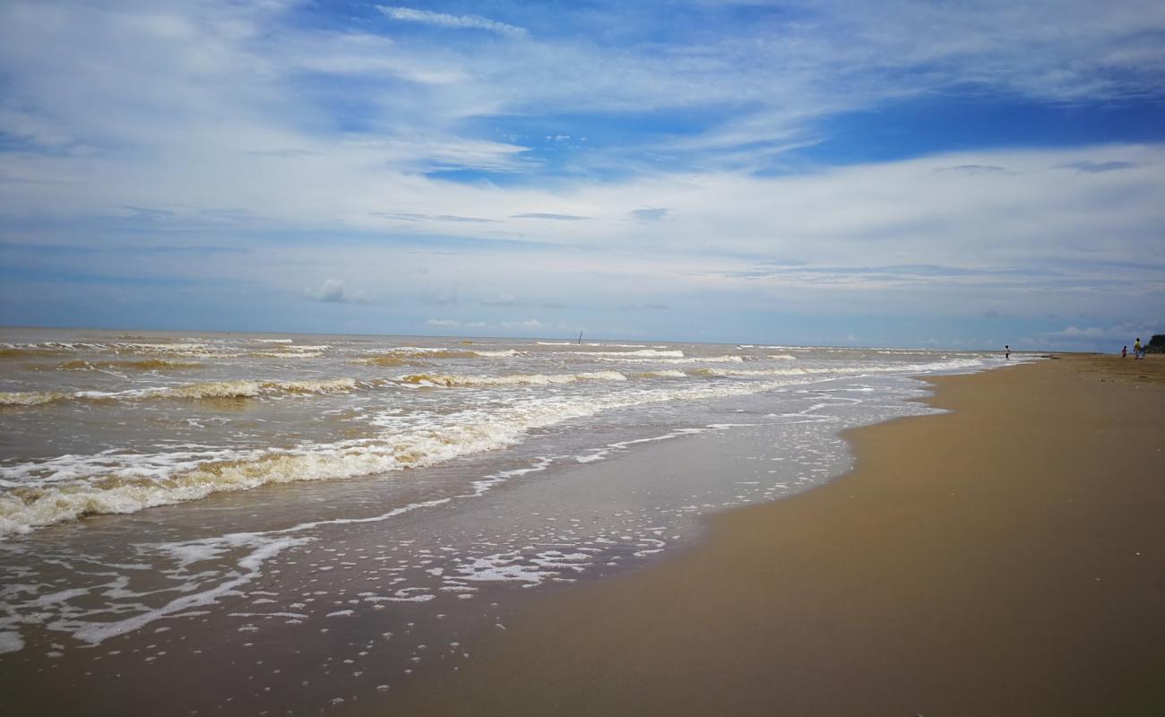 Tanjung Kembang Beach'in fotoğrafı açık bej kum yüzey ile