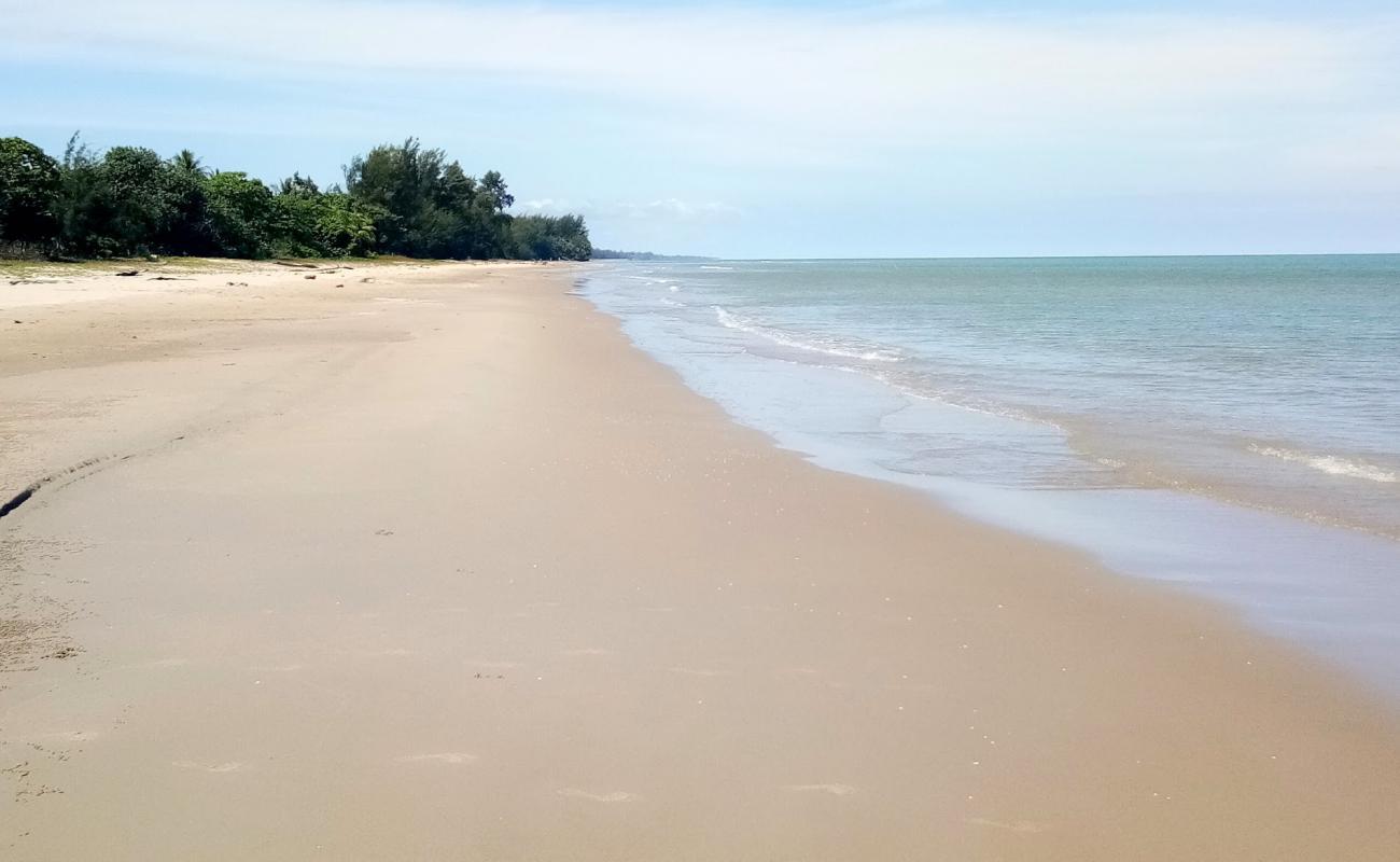 Bakam Beach'in fotoğrafı parlak kum yüzey ile