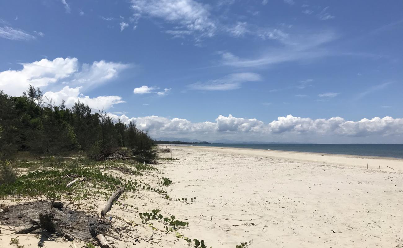 Telinting Beach'in fotoğrafı açık bej kum yüzey ile