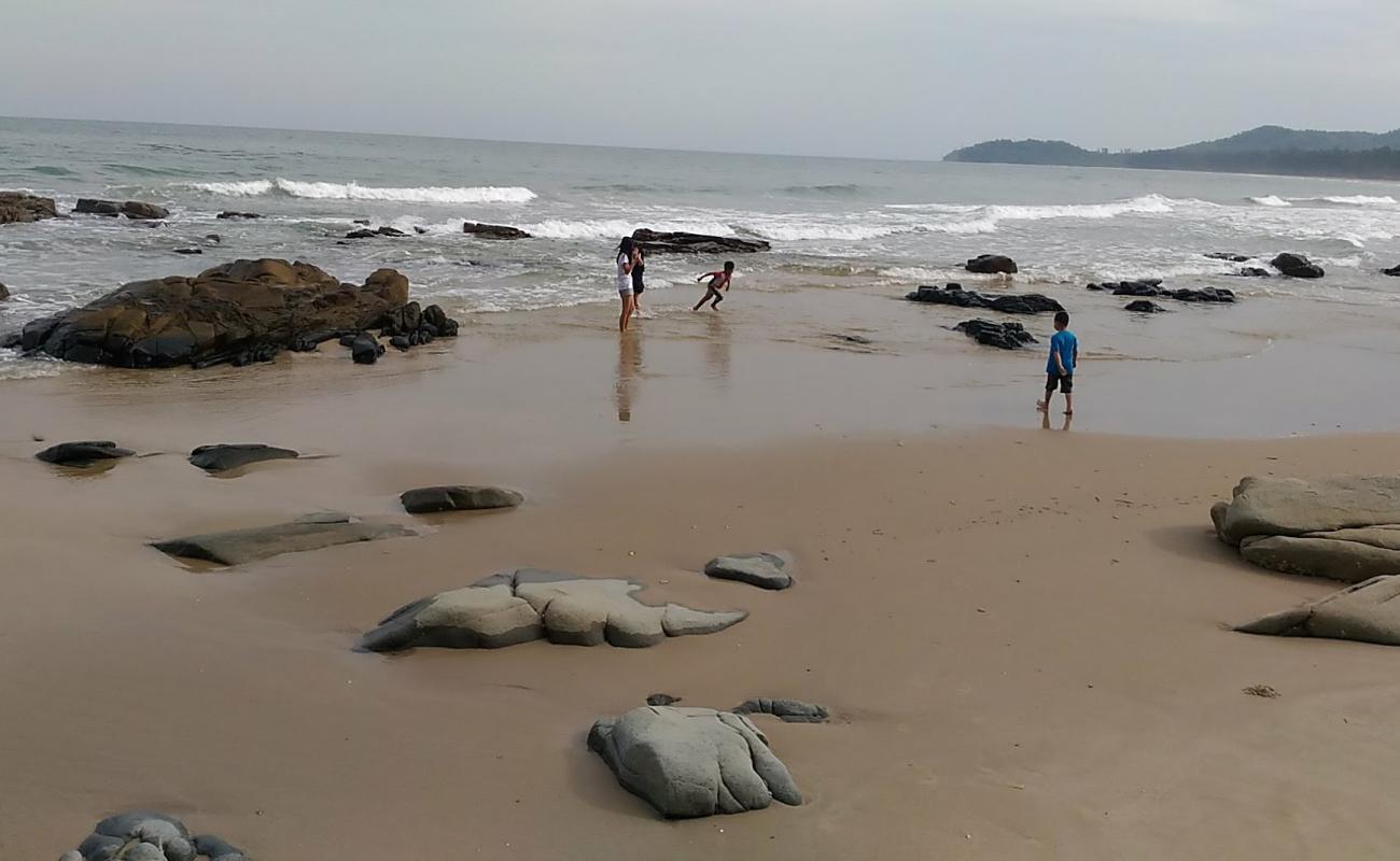 Manis Beach'in fotoğrafı açık bej kum yüzey ile