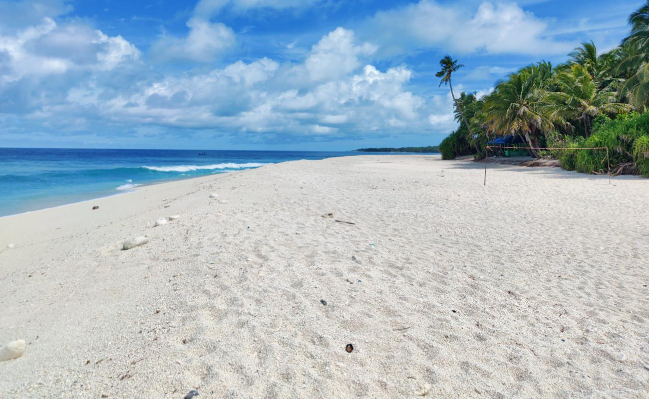 Thoondu Beach'in fotoğrafı beyaz kum yüzey ile