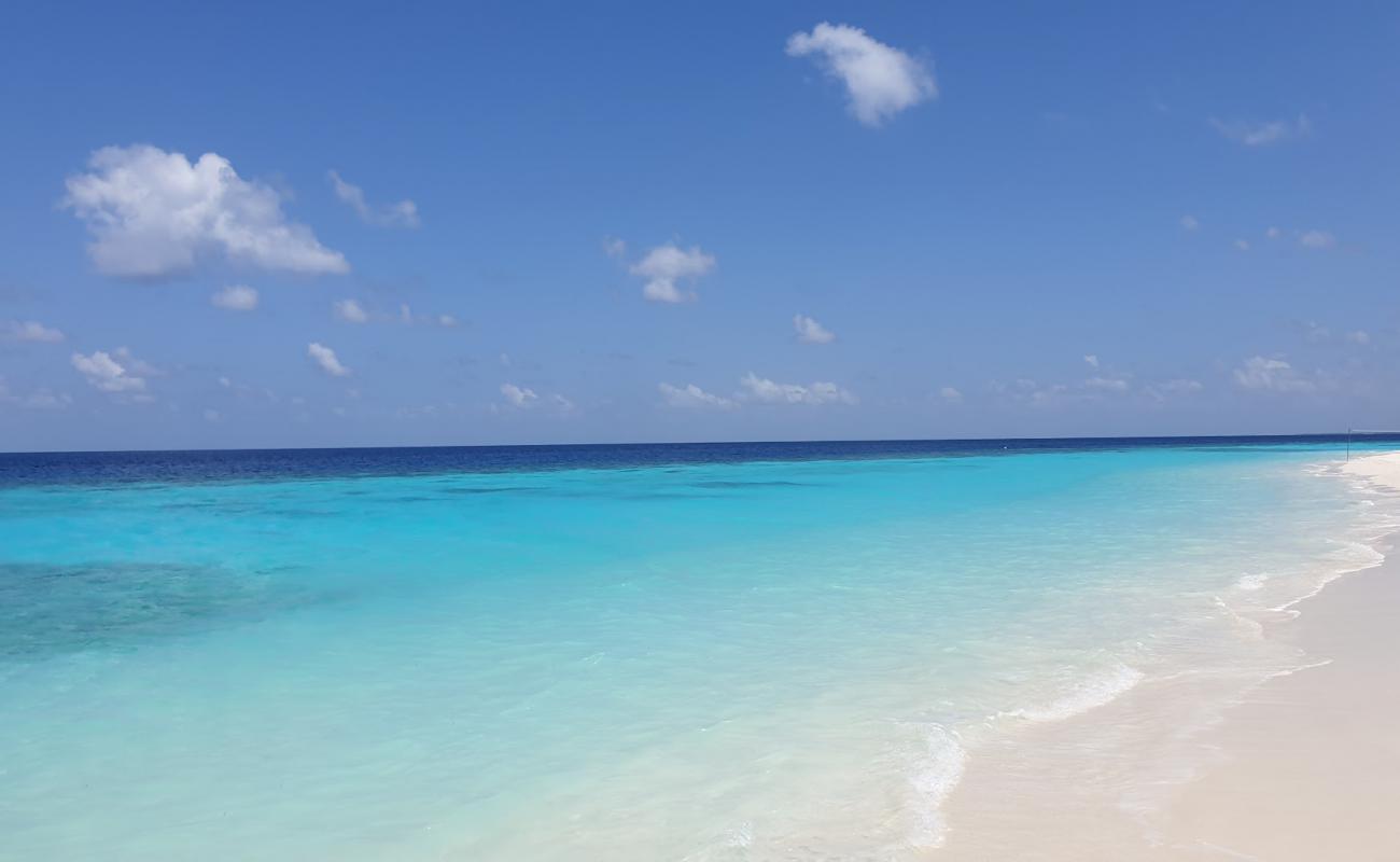 Kautihulhudhoo Beach'in fotoğrafı beyaz ince kum yüzey ile