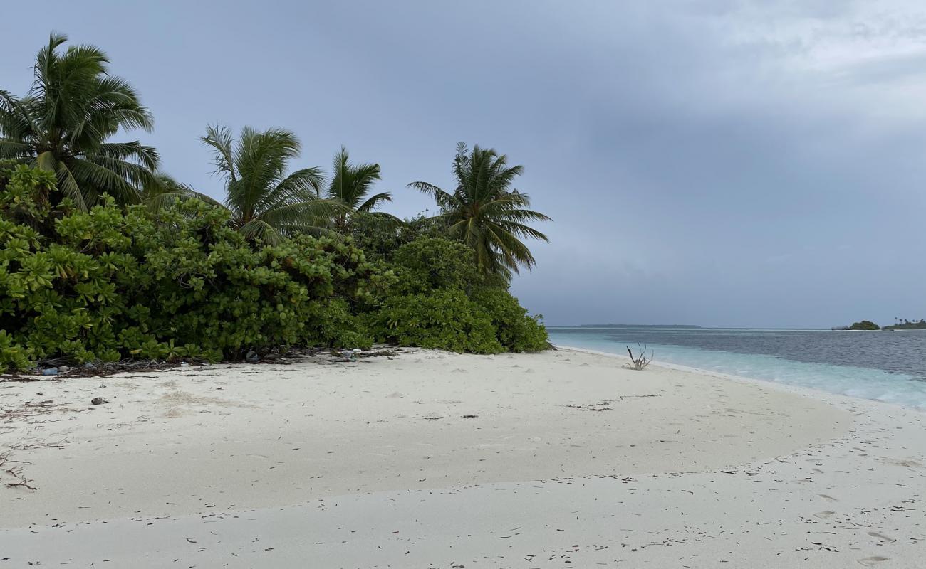 Faathihutta Beach'in fotoğrafı i̇nce beyaz kum yüzey ile