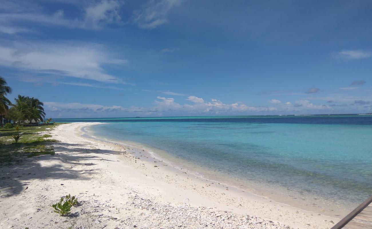 Raalhuveli Beach'in fotoğrafı beyaz kum ve çakıllar yüzey ile