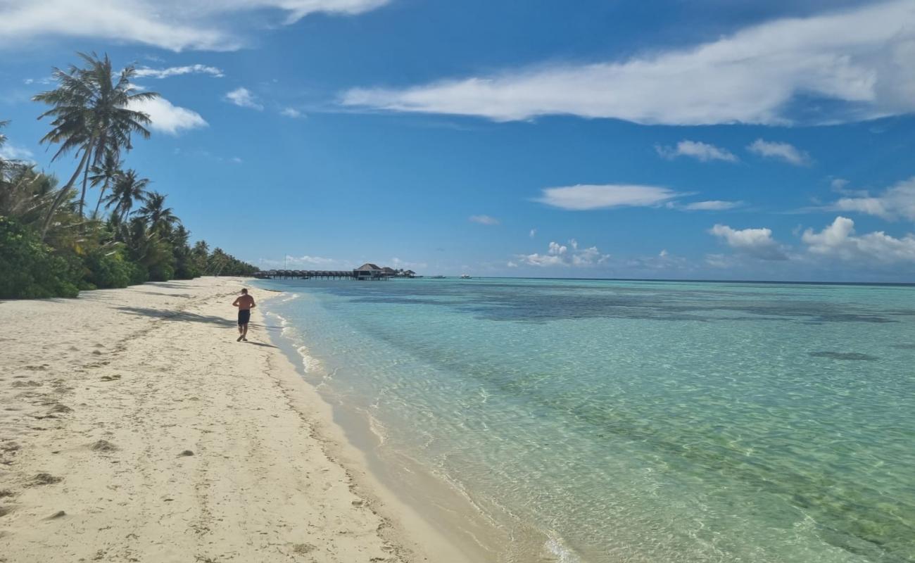 Pullman Resort Beach'in fotoğrafı beyaz ince kum yüzey ile