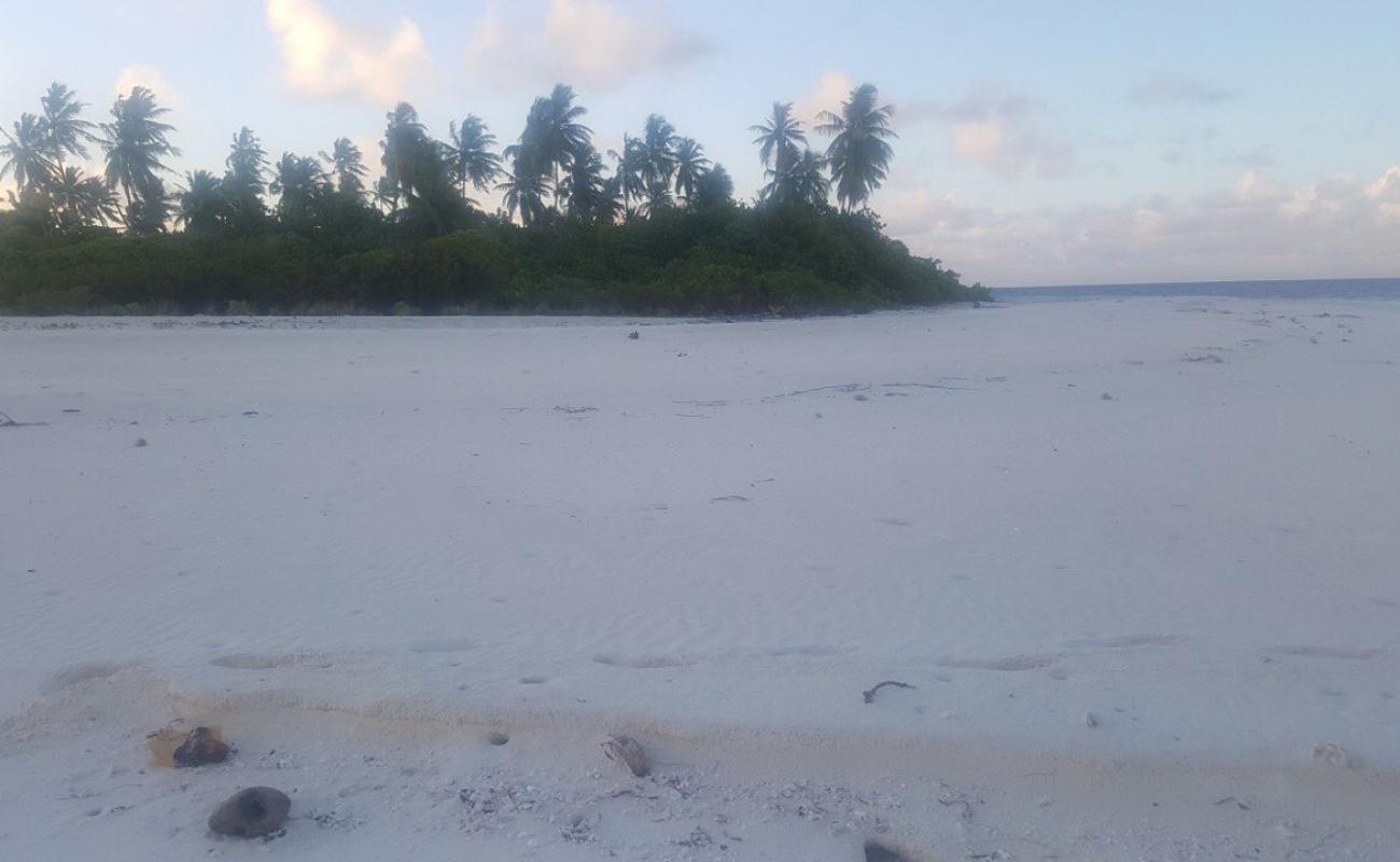 Viligalaa Beach'in fotoğrafı açık bej kum yüzey ile